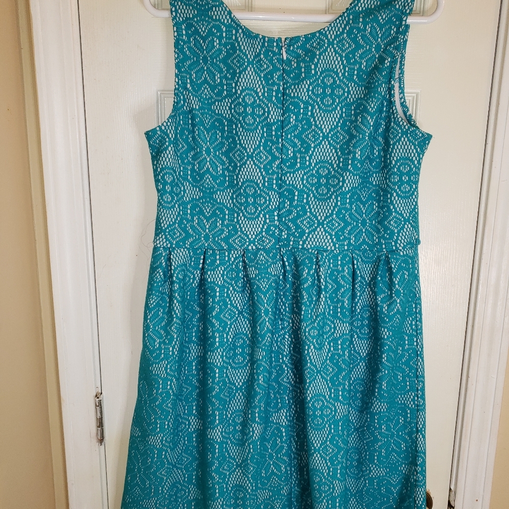 Dress - Picture 2 of 3